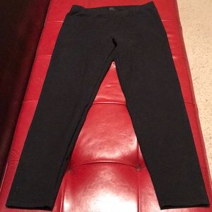Ann Taylor black leggings Sz-L
